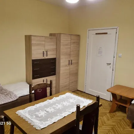 Apartment Mieszkanie Trzpokojowe *